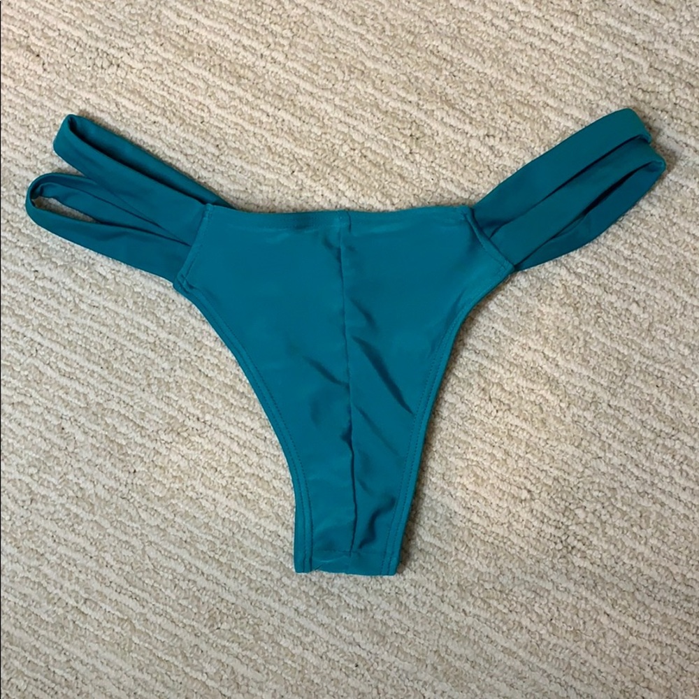 Cheeky Bikini Bottom - Picture 4 of 4